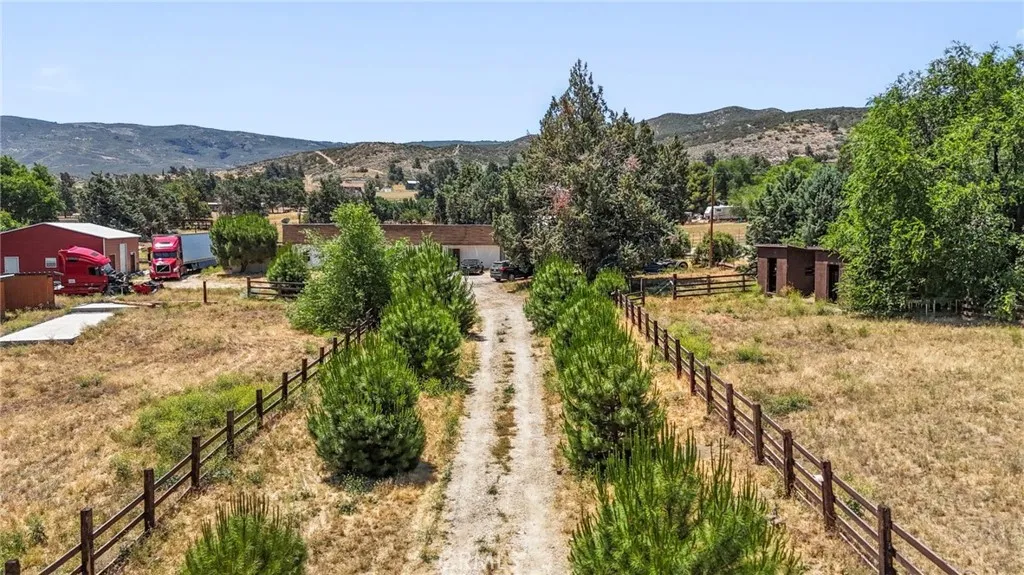 8768 Leona Avenue, Leona Valley, California 93551 home-pic-23